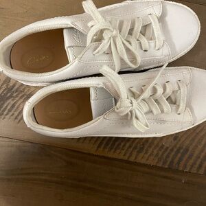 Clarks Women's Cream Lace-Up Sneakers